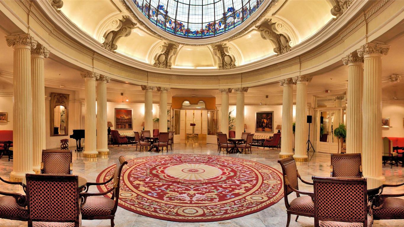Hotel Carlton