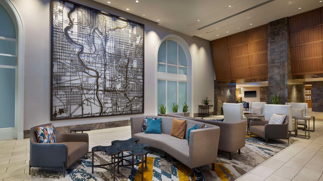 Hilton Indianapolis Hotel & Suites